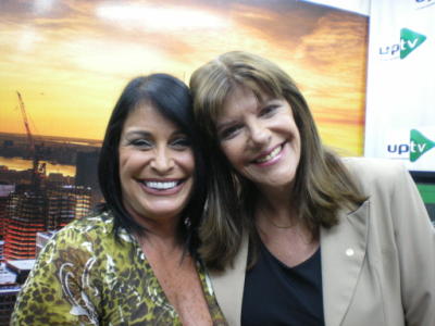 com Regina Longo